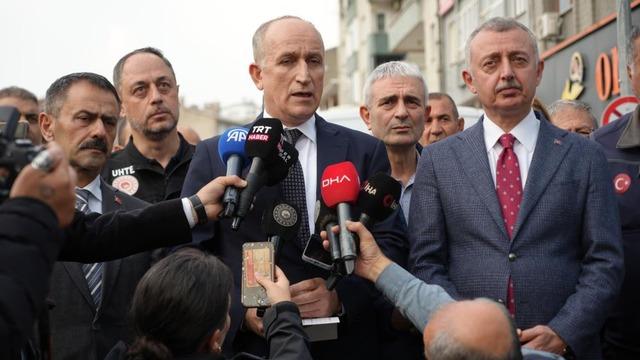 Bakan Yardımcısı Bulut: Bu binanın zarar görmesinde zemin önemli bir etken olmuş