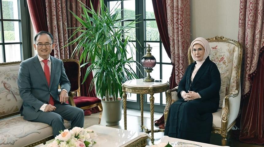 Emine Erdoğan, Çin'in Ankara Büyükelçisi ile bir araya geldi