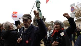 Fransa'da emekliler sokağa indi