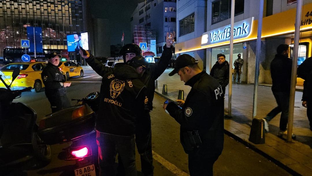 İstanbul Emniyeti nden Taksim de "huzur" uygulaması 3