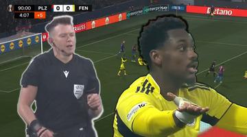 Hollandalı hakem Allard Lindhout Jhon Duran'ın son saniyede çekilmesine penaltı vermedi! Fenerbahçe isyan etti...