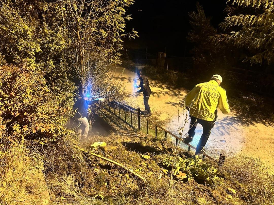 Tunceli’de otomobil dereye uçtu; Uzman Çavuş yaşamını yitirdi 2