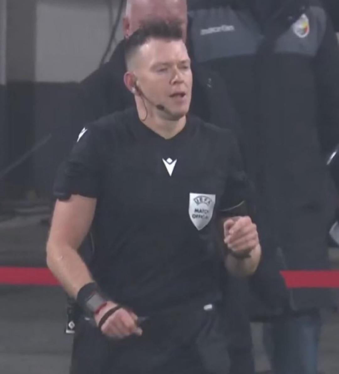 Ma&ccedil; bitti tartışmalar bitmedi! Fenerbah&ccedil;e den gece yarısı hakem tepkisi: Şortu &ccedil;ıkardı! 2