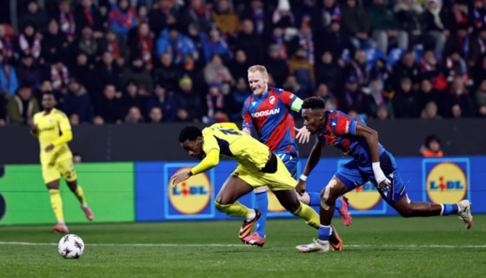 F.Bahçe'den gece yarısı hakem tepkisi: Şortu çıkardı!