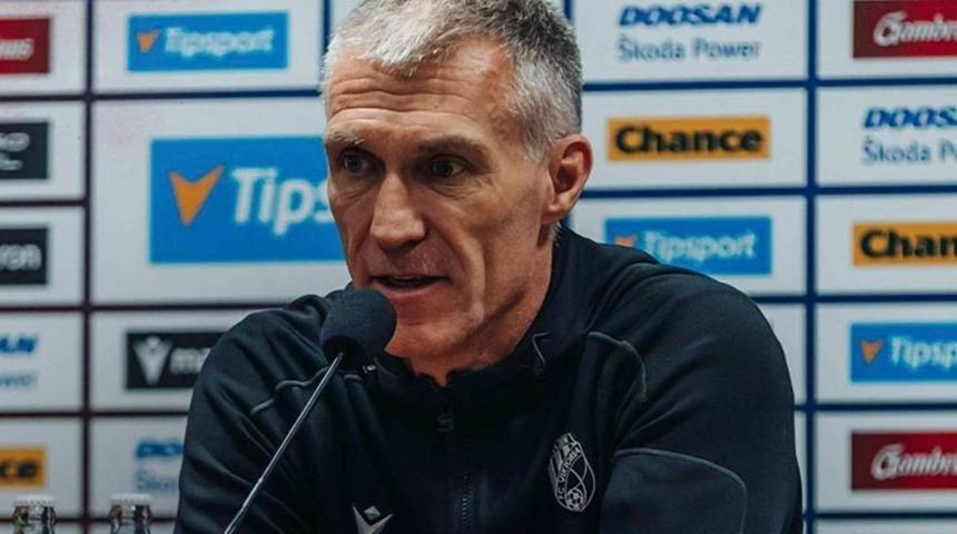 Victoria Plzen cephesinden ma&ccedil; sonu beklenmedik pankart a&ccedil;ıklaması: Şaka!