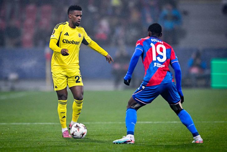 Eski hakemden Victoria Plzen maçı hakemi Allard Lindhout için çok sert sözler: 'Korkaklık, eyyam, skandal'  G1