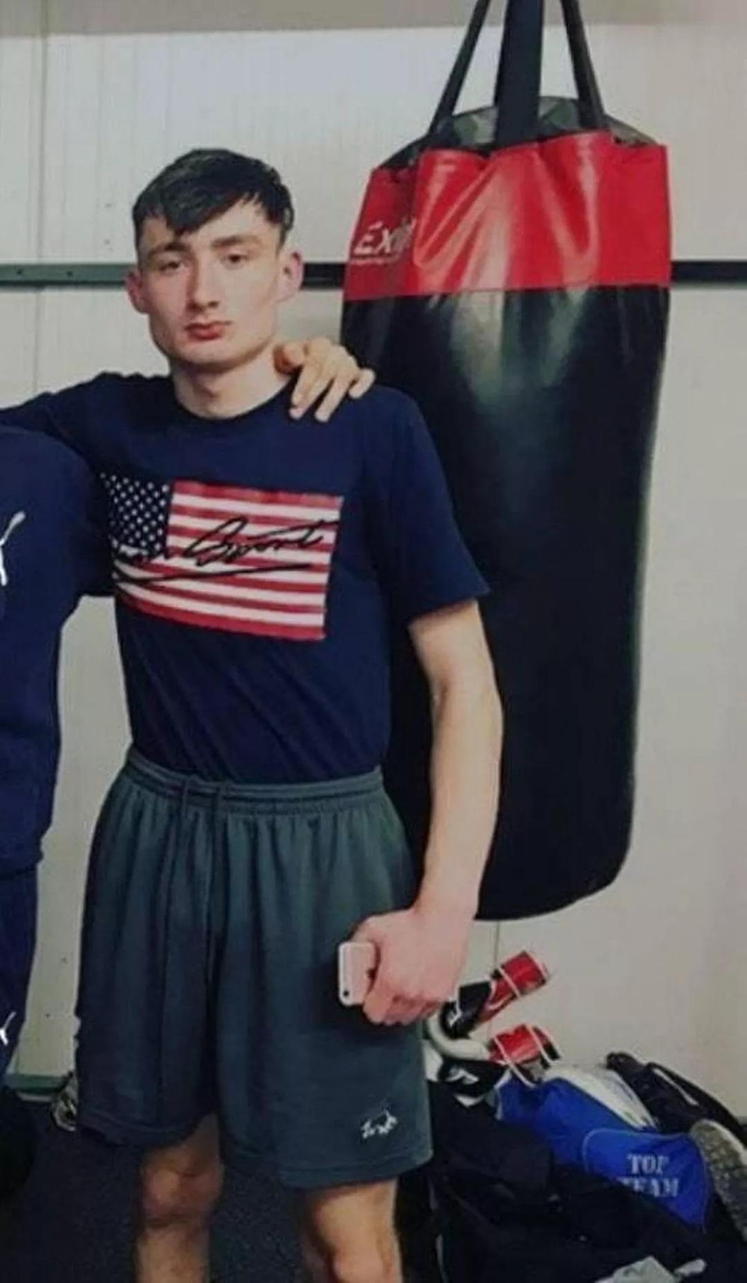 Yaptığı spor yüzünden yüzünün şekli değişti! Eski haline dönmek istiyor... 1