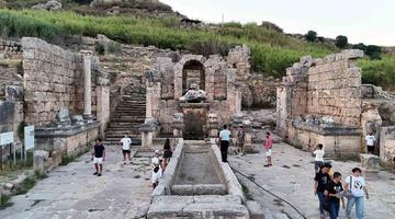 Antalya ekim ayında zirve yaptı, 10 ayda 16 milyon turisti aştı