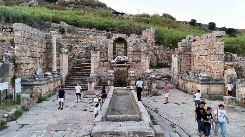 Antalya ekim ayında zirve yaptı, 10 ayda 16 milyon turisti aştı