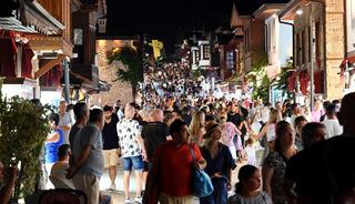 Bakan Ersoy duyurdu: Antalya ziyaretçi sayısında Cumhuriyet rekoru kırdı!