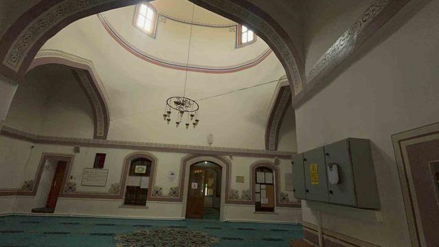 640xauto Hamam olarak yapılıp camiye dönüştürülen tarihi yapı 700 yıldır ayakta