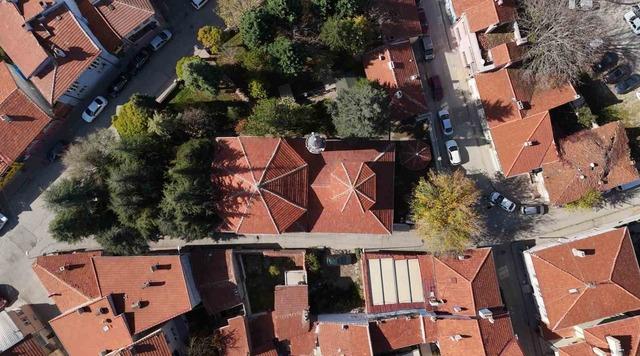 640xauto Hamam olarak yapılıp camiye dönüştürülen tarihi yapı 700 yıldır ayakta