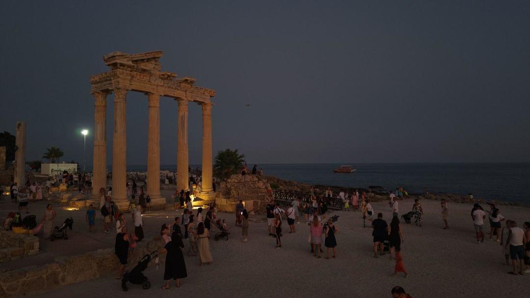 Bakan Ersoy duyurdu: Antalya ziyaretçi sayısında Cumhuriyet rekoru kırdı! 4