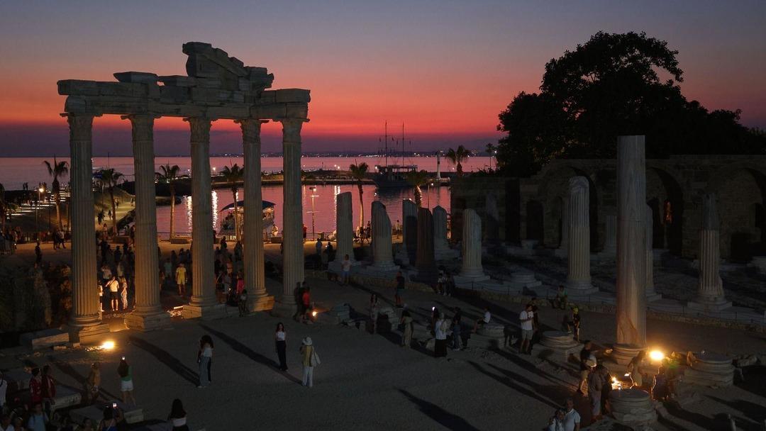 Bakan Ersoy duyurdu: Antalya ziyaretçi sayısında Cumhuriyet rekoru kırdı! 2