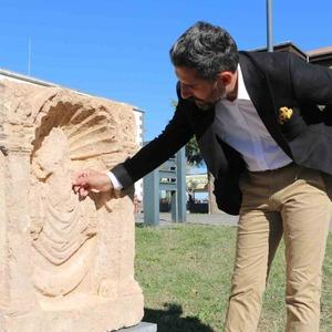 Defineciler tarafından parçalara ayrılmak istenen 1800 yıllık ’Kibele heykeli’ İçkale Müzesinde sergileniyor