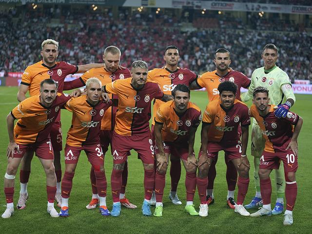 Galatasaray'da da forma giymişti! 31 yaşında futbolu bıraktı