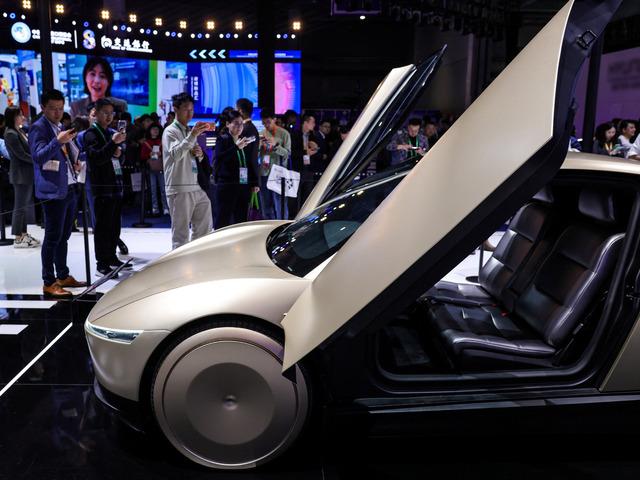 Elon Musk tarih verdi: Direksiyonsuz Tesla Cybercab üretimi başlıyor!