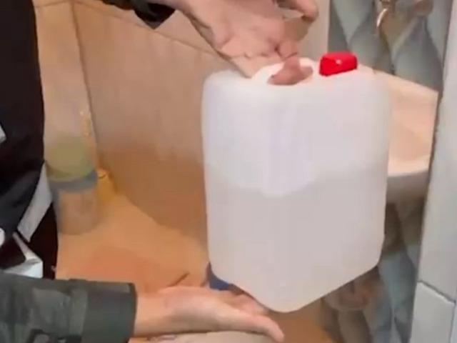 Iğdır’da sahte alkol operasyonu: 85 litre sahte alkol ve ruhsatsız silah ele geçirildi