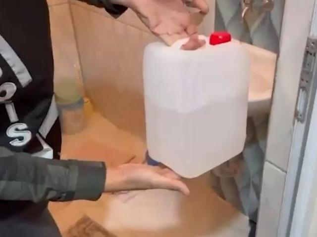 Iğdır’da sahte alkol operasyonu: 85 litre sahte alkol ve ruhsatsız silah ele geçirildi