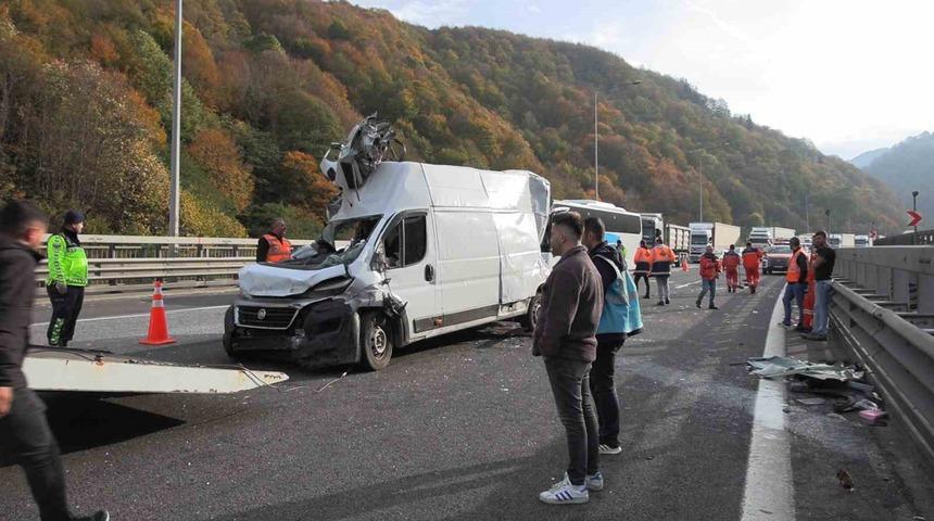 TEM&rsquo;in Bolu ge&ccedil;işinde zincirleme kaza: 1 yaralı