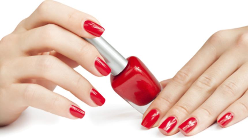 Her kadının sahip olması gereken 10 oje