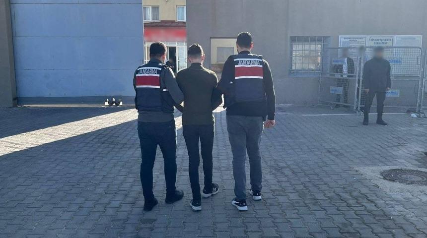 Hırsızlık su&ccedil;undan kesinleşmiş cezayla aranan şahıs yakalandı