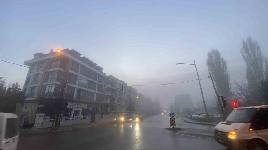 Eskişehir&rsquo;de sis etkili oldu