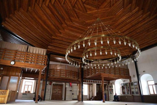 640xauto Osmanlı Mirası 161 yıllık Kırşehir Camii kırlangıç tavanıyla göz kamaştırıyor