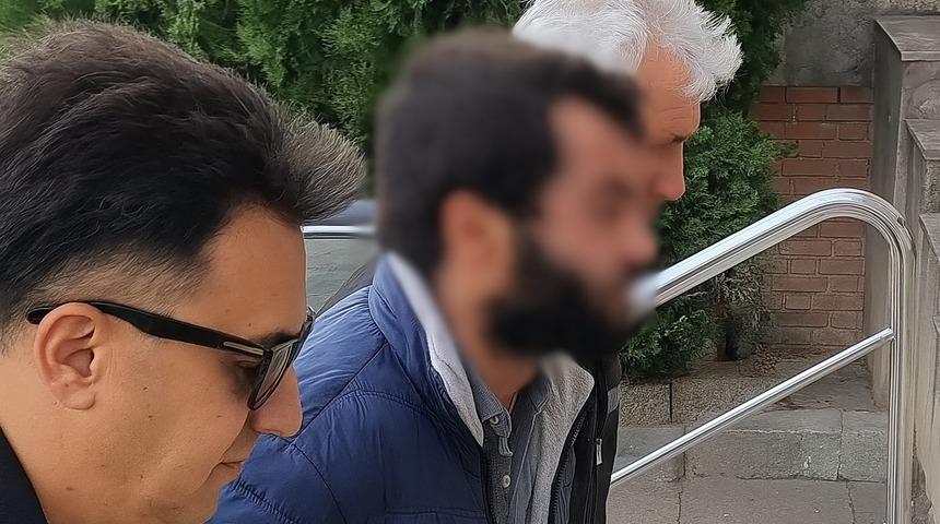 Market &ouml;n&uuml;nde işletmeciyi bı&ccedil;aklayan zanlı kısa s&uuml;rede yakalanıp tutuklandı