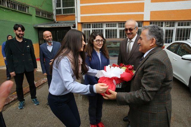 Başkan Büyükkılıç liseli öğrencilerle buluştu