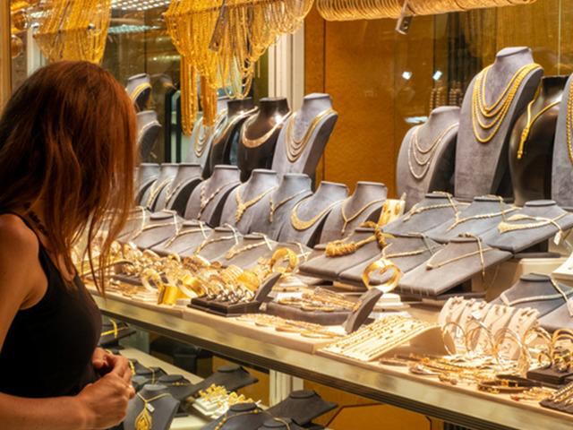 Gram altın 7 bin lirayı aştı! Kapalı&ccedil;arşı'da rekor fark: Son d&ouml;nemin en y&uuml;ksek makası