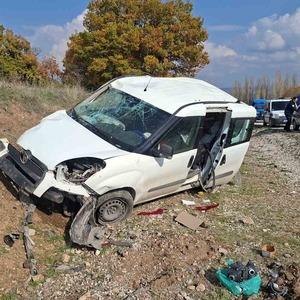 Hisarcık’ta takla atan aracın sürücüsü yaralandı