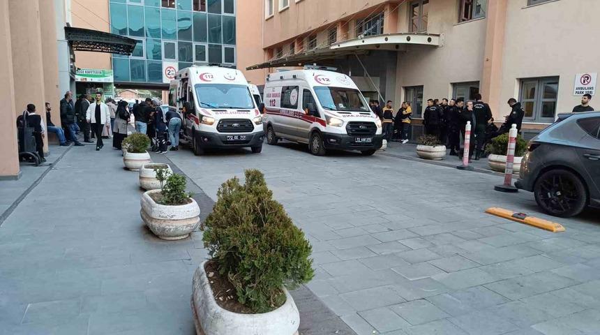 Batman&rsquo;da bı&ccedil;aklı kavga: 1 yaralı