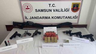 Samsun’da jandarmadan silah ve uyuşturucu operasyonu