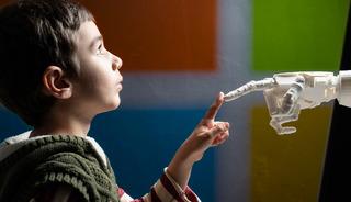 Hümanist süper zekâ geliyor!