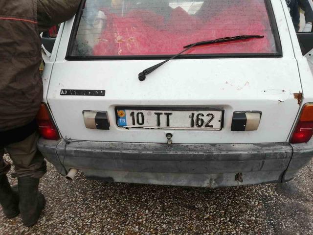 Gönen’de trafik kazasında sıkışan sürücü itfaiye ekiplerince kurtarıldı 2