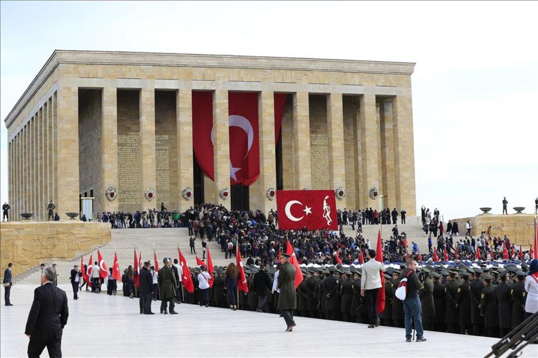 10 Kasım 2025 Pazartesi resmi tatil mi? Okullar, bankalar ve kamu kurumları açık mı? İşte yanıtı 1