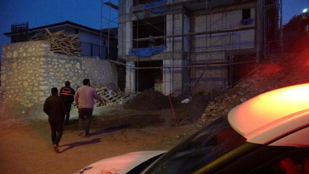 Malatya da inşaatta d&uuml;şen iş&ccedil;i hayatını kaybetti 1