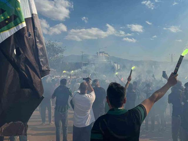 Kocaelispor’dan kombinelilere kazan-kazan çağrısı: "Gelmeyecekseniz bu maç biletinizi kulübe devredin"