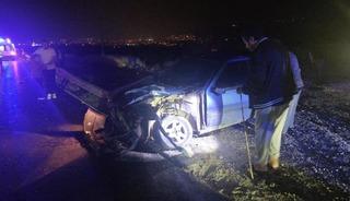 Freni boşalan otomobil yolcu otobüsüyle çarpıştı