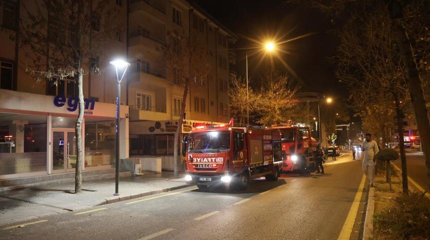 Yangın bitti, kavga başladı: İş yeri sahipleriyle kiracılar birbirine girdi