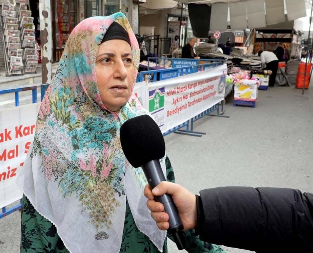 Tezgahı kapatılıp pankart asıldı: Gelen geçen o yazıyı okuyor! Pazarcı esnafa bu kez savcılık şoku 4