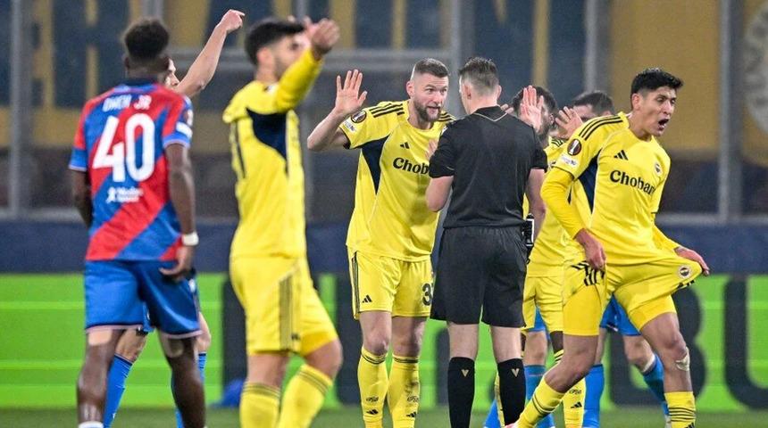Fenerbah&ccedil;e UEFA'ya gidiyor! Hakem Allard Lindhout'u şikayet edecekler