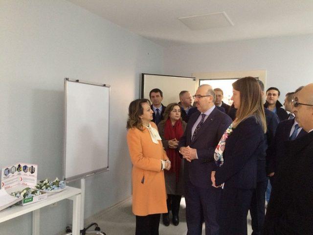 İstanbul &Uuml;niversitesi TETLAB Fikir Fabrikası t&ouml;renle a&ccedil;ıldı 1