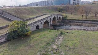 470 yıllık Haramidere Köprüsü çukura terk edildi!