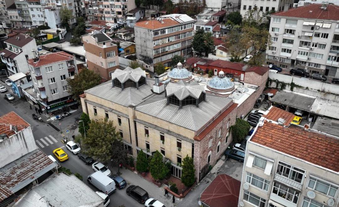 1200xauto Göbek taşında dansöz, hamam tasında yemek... Mimar Sinan inşaa etmişti, görüntüler sosyal medyada yayıldı