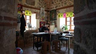 517 yıllık Taşhan: Kadın eliyle sanat ve el emeği göz nuru ürünler buluşuyor