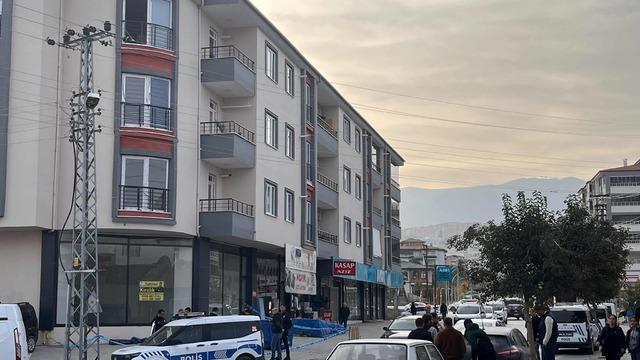 Malatya'da 3'üncü kattaki balkondan düşüp, öldü