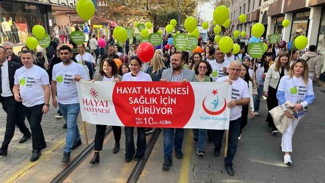 Sağlık çalışanları diyabete dikkat çekmek için yürüdü 1