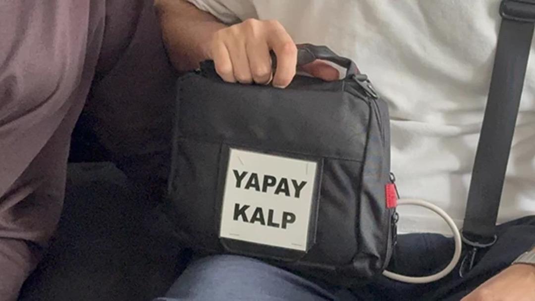 Kalbini çantasında taşıyor: En büyük korkusu çantasının çalınması: Yıkanırken bile yanımda 2